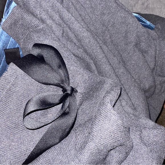 Gray sweater - Picture 3 of 3